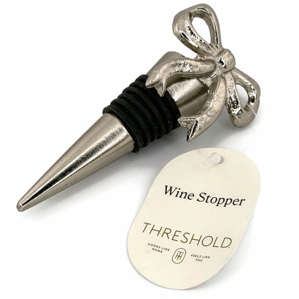 Silver Bow Wine Stopper